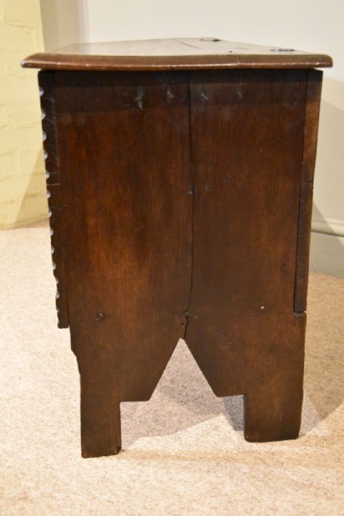 17TH CENTURY OAK SIX PLANK COFFER - ADDITIONAL PHOTO 6