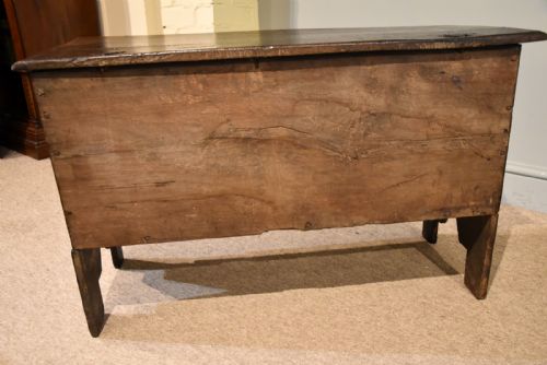 17TH CENTURY OAK SIX PLANK COFFER - ADDITIONAL PHOTO 7