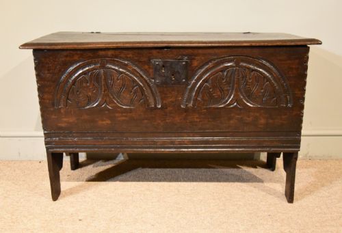 17th century oak six plank coffer - CATEGORY: ANTIQUE CHESTS - DATED 17TH CENTURY