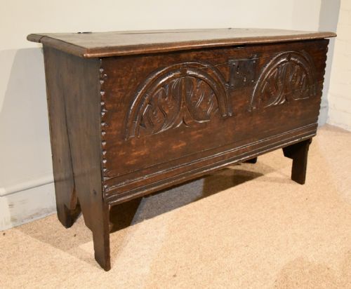 17TH CENTURY OAK SIX PLANK COFFER - ADDITIONAL PHOTO 8