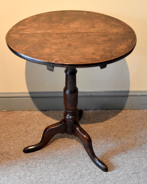 george iii oak tilting lamp wine table - CATEGORY: ANTIQUE TABLES - DATED 18TH CENTURY