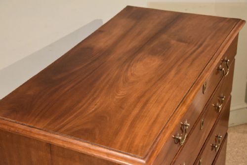 GEORGE III MAHOGANY CHEST OF DRAWERS - ADDITIONAL PHOTO 6