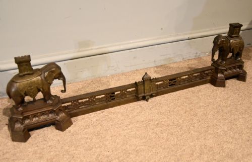 BRASS 19TH CENTURY EXTENDABLE FIRE FENDER - ADDITIONAL PHOTO 1
