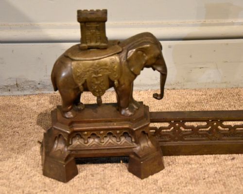 BRASS 19TH CENTURY EXTENDABLE FIRE FENDER - ADDITIONAL PHOTO 2