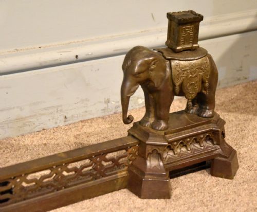 BRASS 19TH CENTURY EXTENDABLE FIRE FENDER - ADDITIONAL PHOTO 4