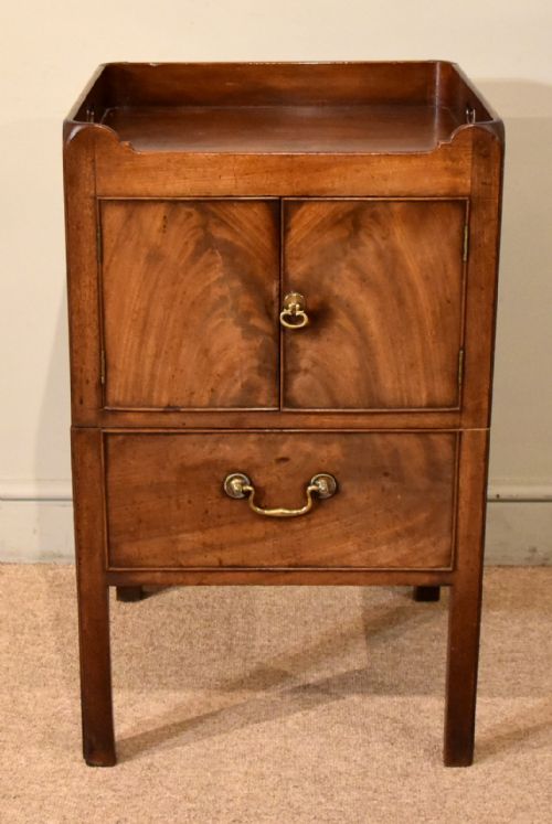george iii mahogany bedside commode - CATEGORY: ANTIQUE CUPBOARDS - DATED 19TH CENTURY