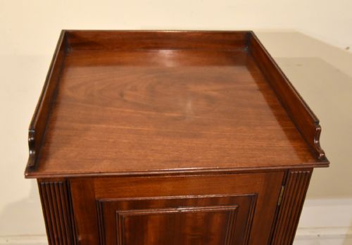 MAHOGANY REGENCY BEDSIDE POT CUPBOARD - ADDITIONAL PHOTO 6