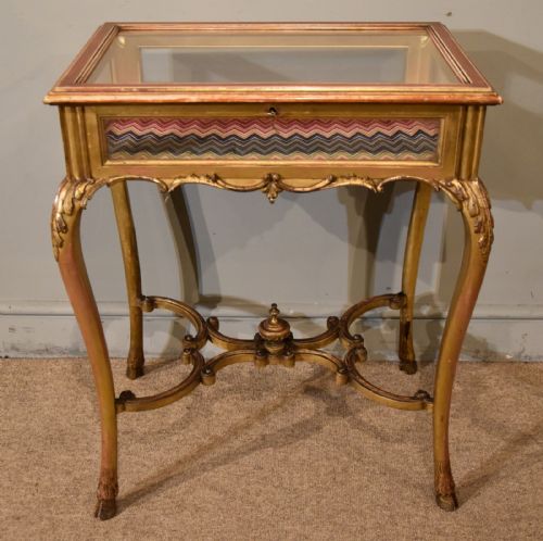 19th century gilt wood bijouterie - CATEGORY: ANTIQUE TABLES - DATED 19TH CENTURY