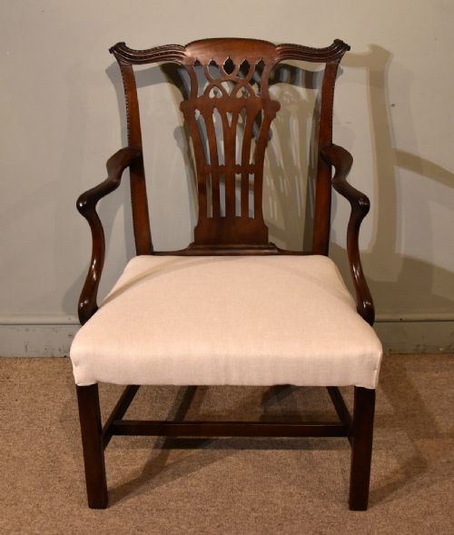 mahogany 18th century chippendale armchair - CATEGORY: ANTIQUE CHAIRS - DATED 18TH CENTURY