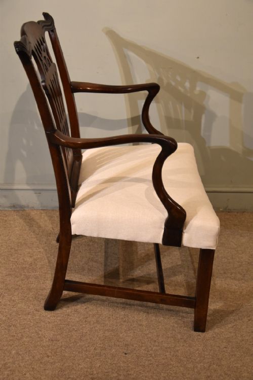 MAHOGANY 18TH CENTURY CHIPPENDALE ARMCHAIR - ADDITIONAL PHOTO 1