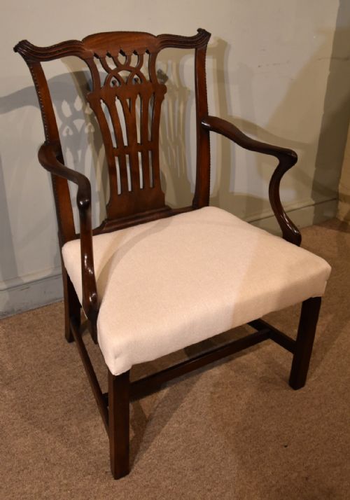 MAHOGANY 18TH CENTURY CHIPPENDALE ARMCHAIR - ADDITIONAL PHOTO 2