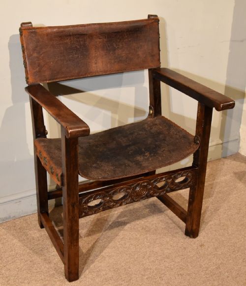17TH CENTURY SPANISH WALNUT LEATHER ARMCHAIR - ADDITIONAL PHOTO 2
