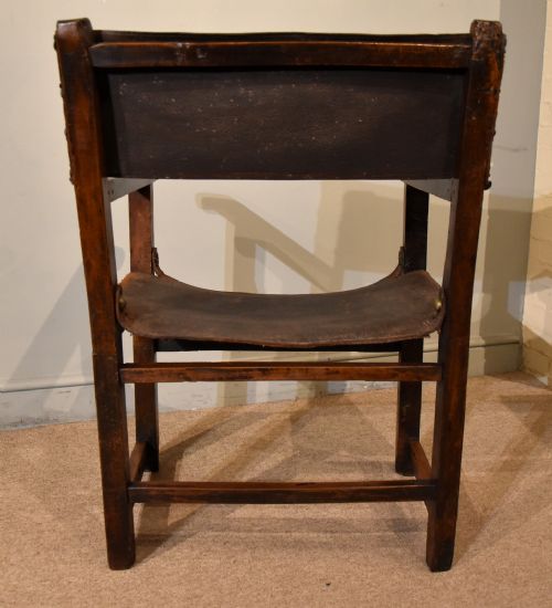 17TH CENTURY SPANISH WALNUT LEATHER ARMCHAIR - ADDITIONAL PHOTO 7