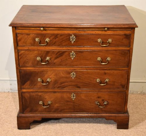 small george iii mahogany chest of drawers - CATEGORY: ANTIQUE CHEST OF DRAWERS - DATED GEORGIAN