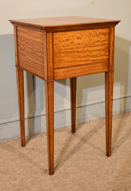 19th century satinwood work table - CATEGORY: ANTIQUE TABLES - DATED 19TH CENTURY