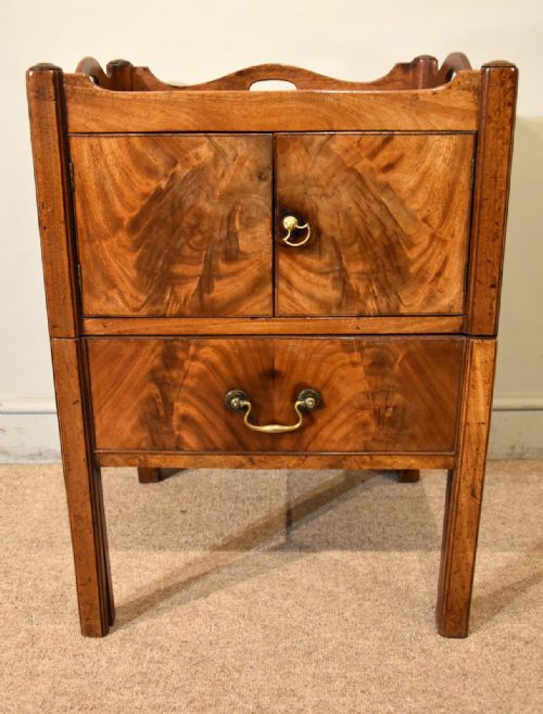 18th century mahogany bedside cupboard commode - CATEGORY: ANTIQUE CUPBOARDS - DATED 18TH CENTURY