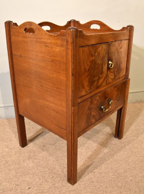 18TH CENTURY MAHOGANY BEDSIDE CUPBOARD COMMODE - ADDITIONAL PHOTO 4