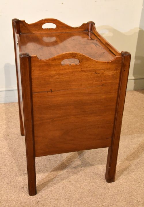 18TH CENTURY MAHOGANY BEDSIDE CUPBOARD COMMODE - ADDITIONAL PHOTO 5