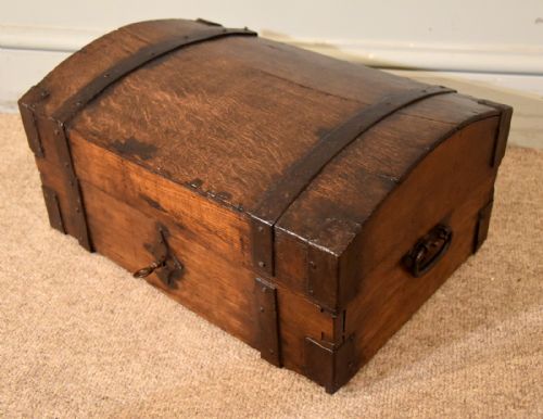 18TH CENTURY OAK AND IRON BOUND DEED STRONG BOX - ADDITIONAL PHOTO 5