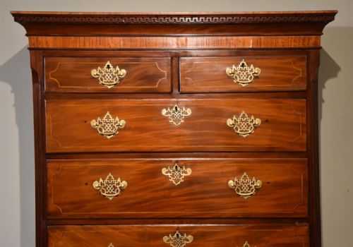 GEORGE III MAHOGANY CHEST ON CHEST WITH BRUSHING SLIDE - ADDITIONAL PHOTO 2