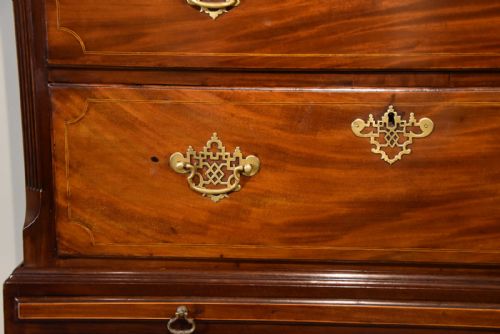 GEORGE III MAHOGANY CHEST ON CHEST WITH BRUSHING SLIDE - ADDITIONAL PHOTO 9