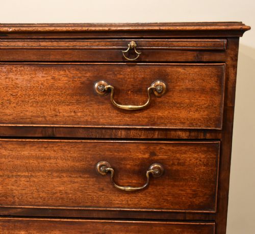 GEORGE III MAHOGANY CHEST OF DRAWERS - ADDITIONAL PHOTO 4