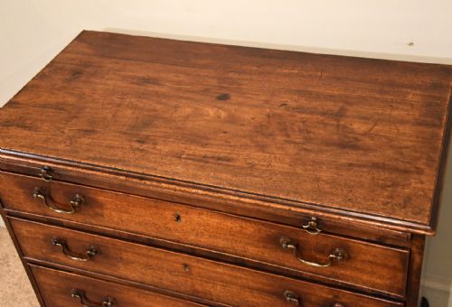 GEORGE III MAHOGANY CHEST OF DRAWERS - ADDITIONAL PHOTO 5