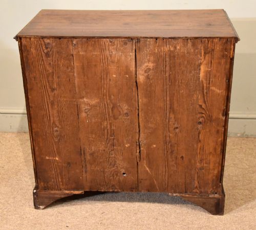 GEORGE III MAHOGANY CHEST OF DRAWERS - ADDITIONAL PHOTO 7