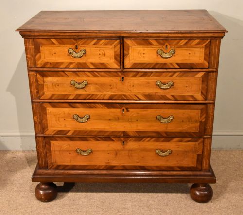 william and mary period oak chest of drawers - CATEGORY: ANTIQUE CHEST OF DRAWERS - DATED 17TH CENTURY