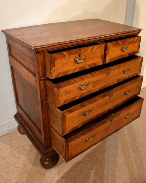 WILLIAM AND MARY PERIOD OAK CHEST OF DRAWERS - ADDITIONAL PHOTO 2