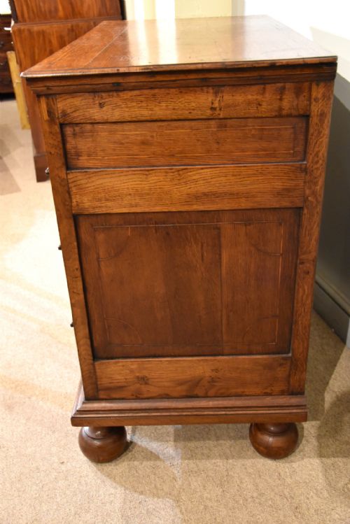 WILLIAM AND MARY PERIOD OAK CHEST OF DRAWERS - ADDITIONAL PHOTO 3