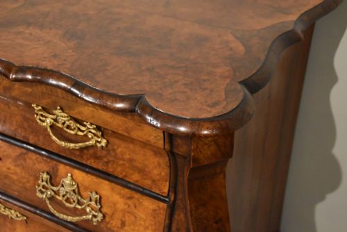 19TH CENTURY DUTCH BURR WALNUT CHEST OF DRAWERS - ADDITIONAL PHOTO 7