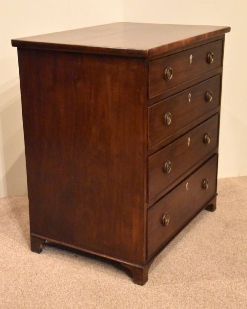 GEORGIAN MAHOGANY SMALL CHEST OF DRAWERS - ADDITIONAL PHOTO 6