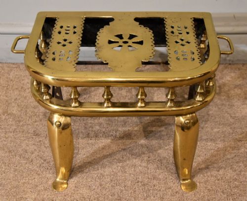 large 19th century brass stove footman - CATEGORY: ANTIQUE MISCELLANEOUS - DATED 19TH CENTURY