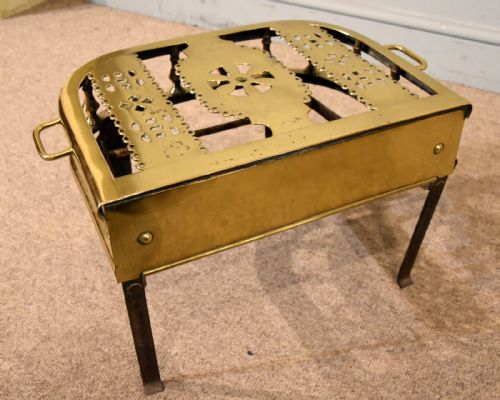 LARGE 19TH CENTURY BRASS STOVE FOOTMAN - ADDITIONAL PHOTO 5