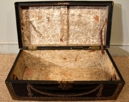 19TH CENTURY CAMPHORWOOD LEATHER BRASS COACHING TRUNK - ADDITIONAL PHOTO 1