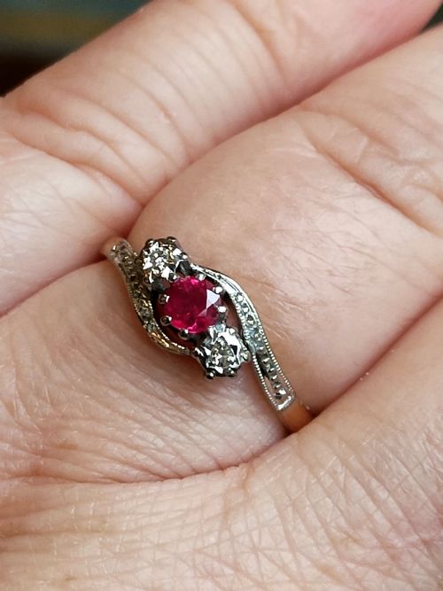 PRETTY ART DECO 18CT GOLD PLATINUM RUBY DIAMOND RING - ADDITIONAL PHOTO 7
