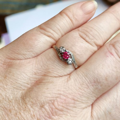 PRETTY ART DECO 18CT GOLD PLATINUM RUBY DIAMOND RING - ADDITIONAL PHOTO 8