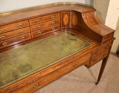 19TH CENTURY MAHOGANY CARLTON HOUSE DESK - ADDITIONAL PHOTO 7