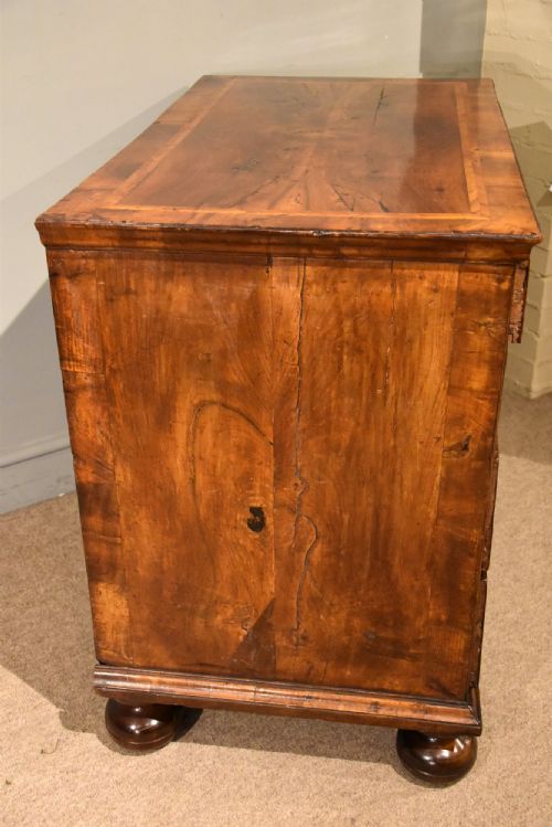 17TH CENTURY WALNUT CHEST OF DRAWERS - ADDITIONAL PHOTO 8