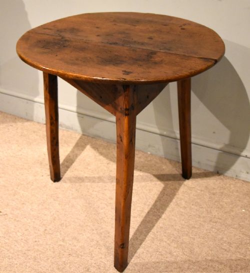 18th century elm and oak cricket table - CATEGORY: ANTIQUE TABLES - DATED 18TH CENTURY