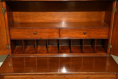 FINE GEORGE III MAHOGANY WRITING DESK CABINET - ADDITIONAL PHOTO 2