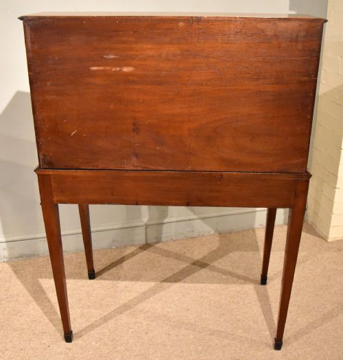 FINE GEORGE III MAHOGANY WRITING DESK CABINET - ADDITIONAL PHOTO 8