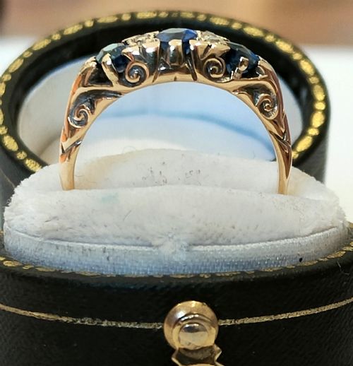 EDWARDIAN 18CT GOLD SAPPHIRE AND DIAMOND RING 1903 - ADDITIONAL PHOTO 4