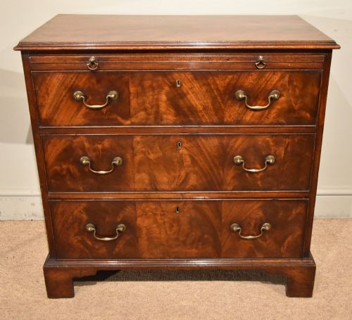 early george iii mahogany chest of drawers - CATEGORY: ANTIQUE CHEST OF DRAWERS - DATED 18TH CENTURY