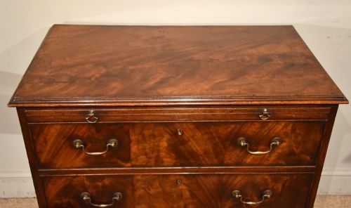 EARLY GEORGE III MAHOGANY CHEST OF DRAWERS - ADDITIONAL PHOTO 4
