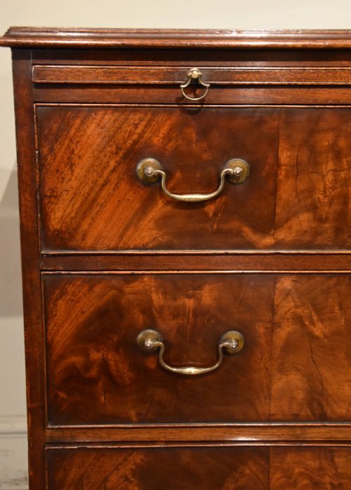 EARLY GEORGE III MAHOGANY CHEST OF DRAWERS - ADDITIONAL PHOTO 9