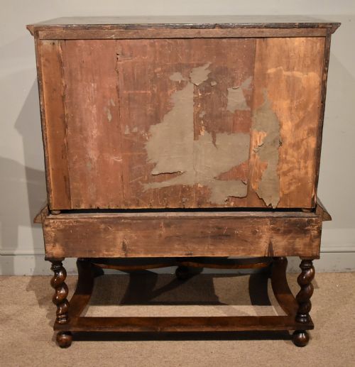 WILLIAM AND MARY MARQUETRY OLIVE OYSTER CHEST ON STAND - ADDITIONAL PHOTO 9