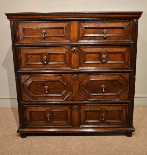 oak late 17th century chest of drawers - CATEGORY: ANTIQUE CHEST OF DRAWERS - DATED 17TH CENTURY