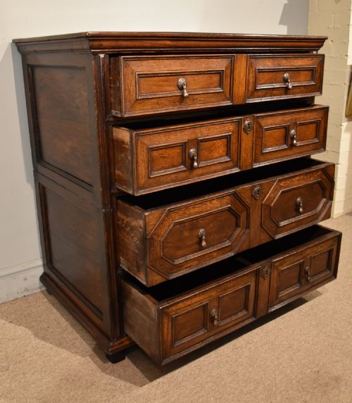 OAK LATE 17TH CENTURY CHEST OF DRAWERS - ADDITIONAL PHOTO 3